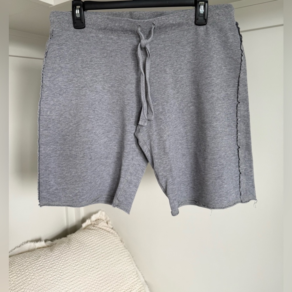 Gray Drawstring Casual Raw Edge Lightweight Shorts size Medium